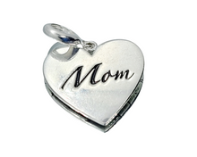 Charger l'image dans la galerie, Mom Script Heart Dangle Charm