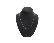 Charger l&#39;image dans la galerie, 14k Yellow gold chain necklace box 0.6mm.
